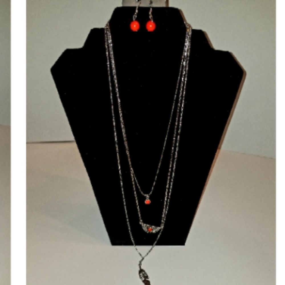 3 layer girl: necklace w/earrings